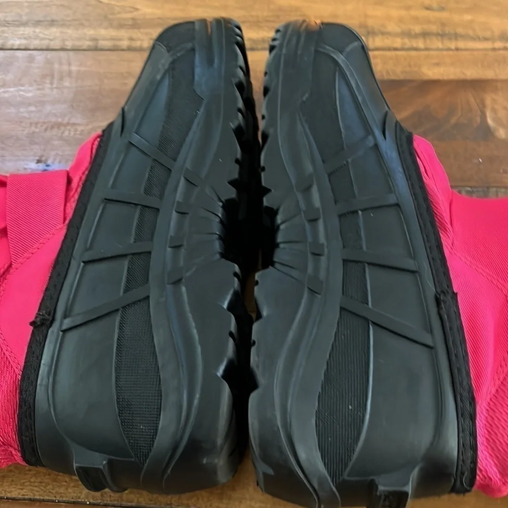 Kamik children snow/rain boots, size 5 , pink, in  very good condition.